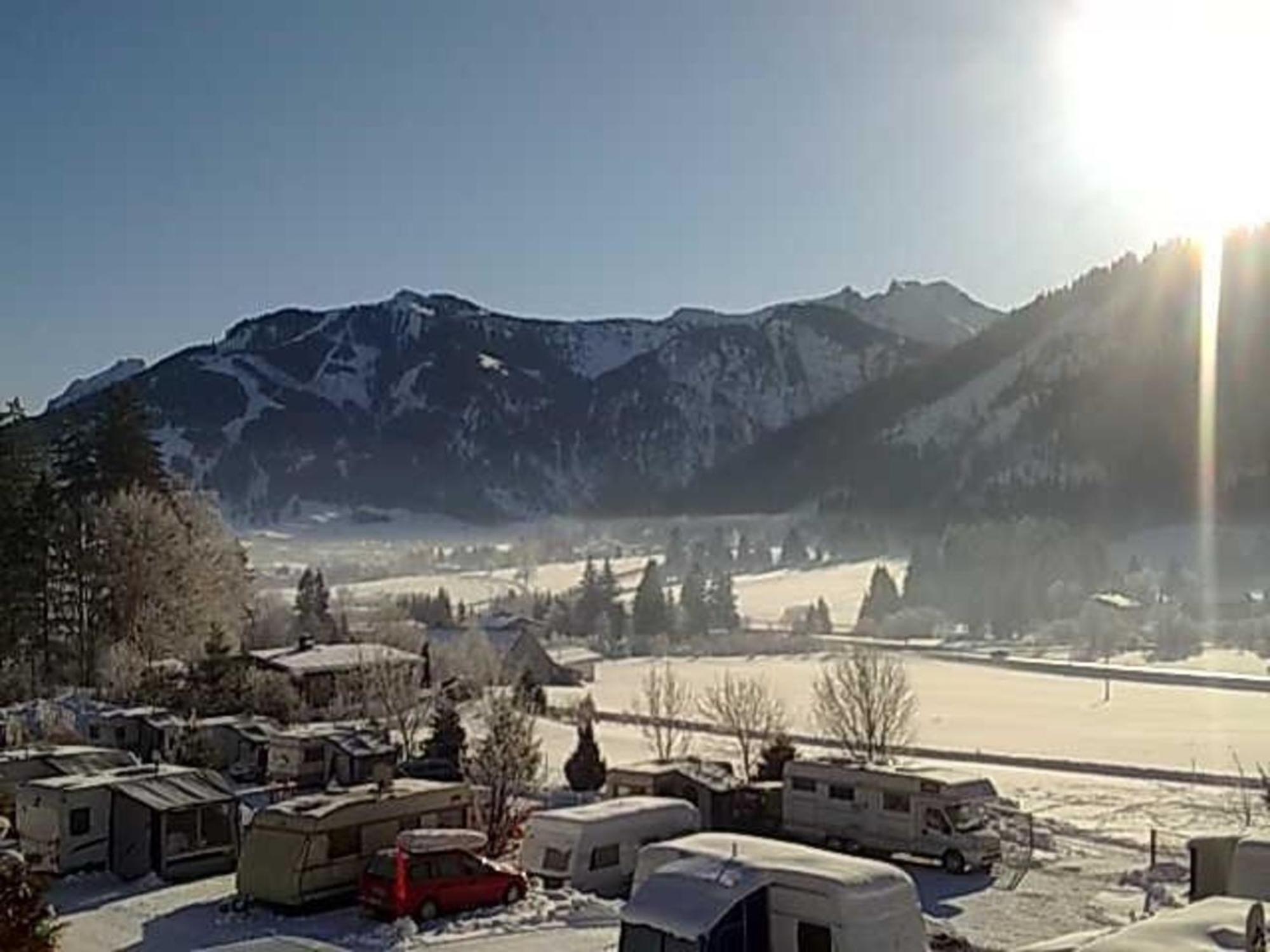 App 1 - Farbennest Mit Fruehstueck Teekueche, Sommerbergbahnen Inkl Tannheim Bagian luar foto